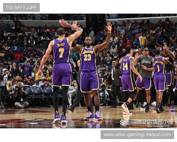 湖人队士气高涨,誓夺季后赛门票,湖人主场时隔8年再迎季后赛 湖人队士气高涨,誓夺季后赛门票,湖人主场时隔8年再迎季后赛